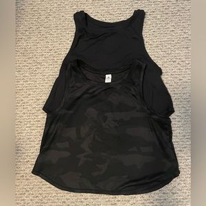 Crop Workout Tank Top BUNDLE! Black & Camo! Size Small! Practically new!!!